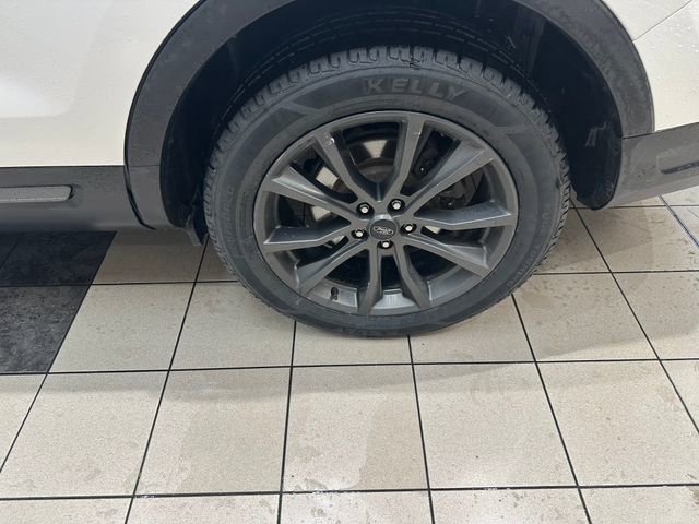 Used 2018 Ford Explorer XLT w/ Equipment Group 202A image 28