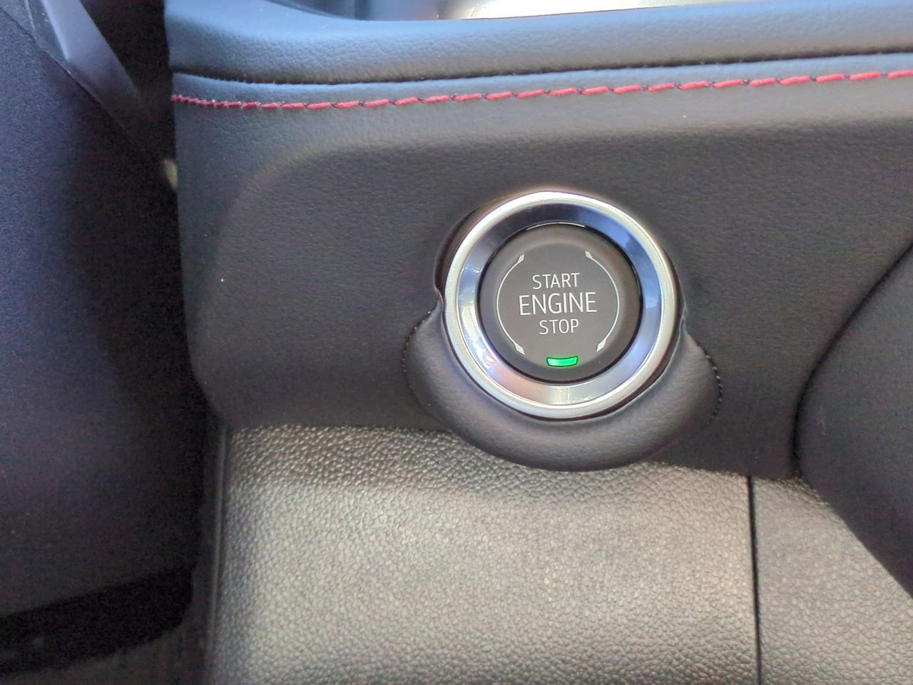 New 2026 Chevrolet Suburban RST image 16