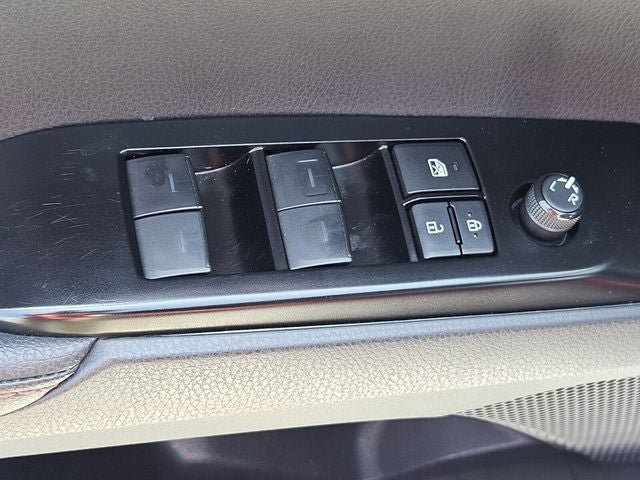 Used 2025 Toyota Camry XSE FWD image 35