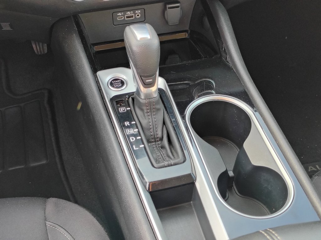 Used 2024 Nissan Altima 2.5 SV FWD image 32