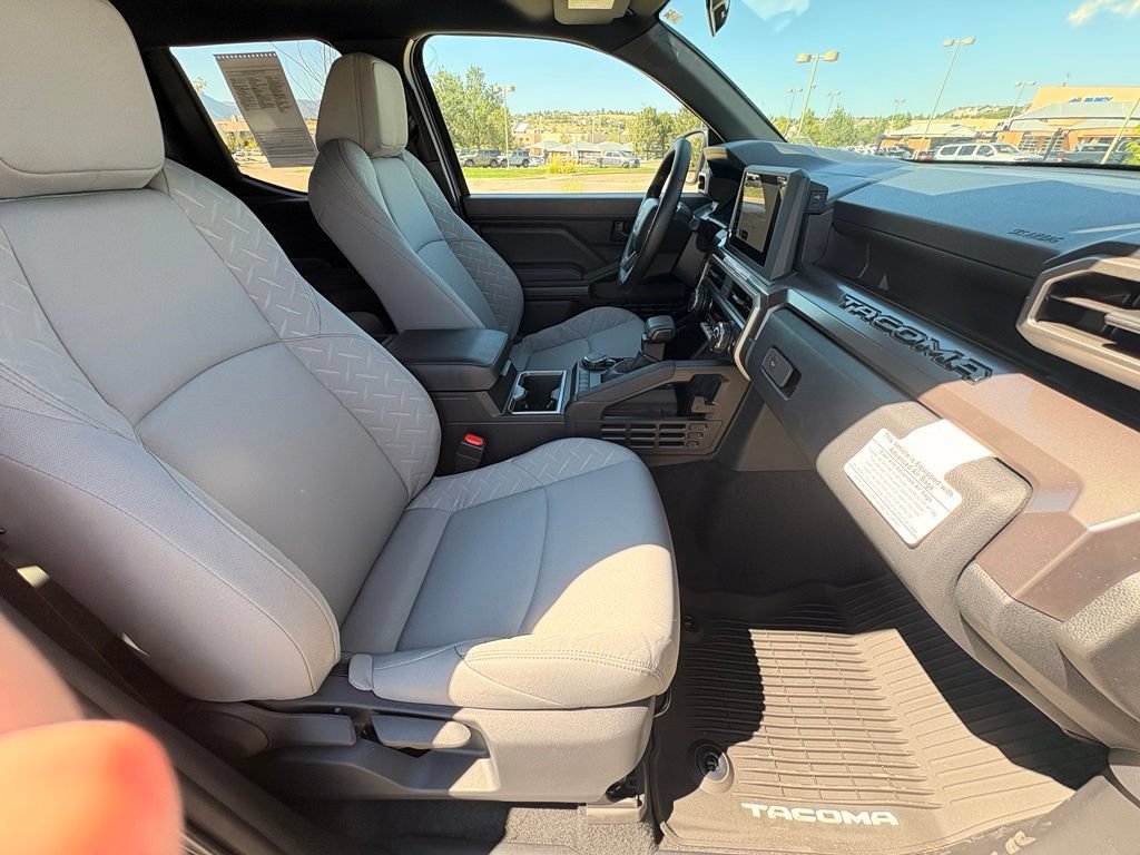 Used 2026 Toyota Tacoma SR5 AWD/4WD image 32