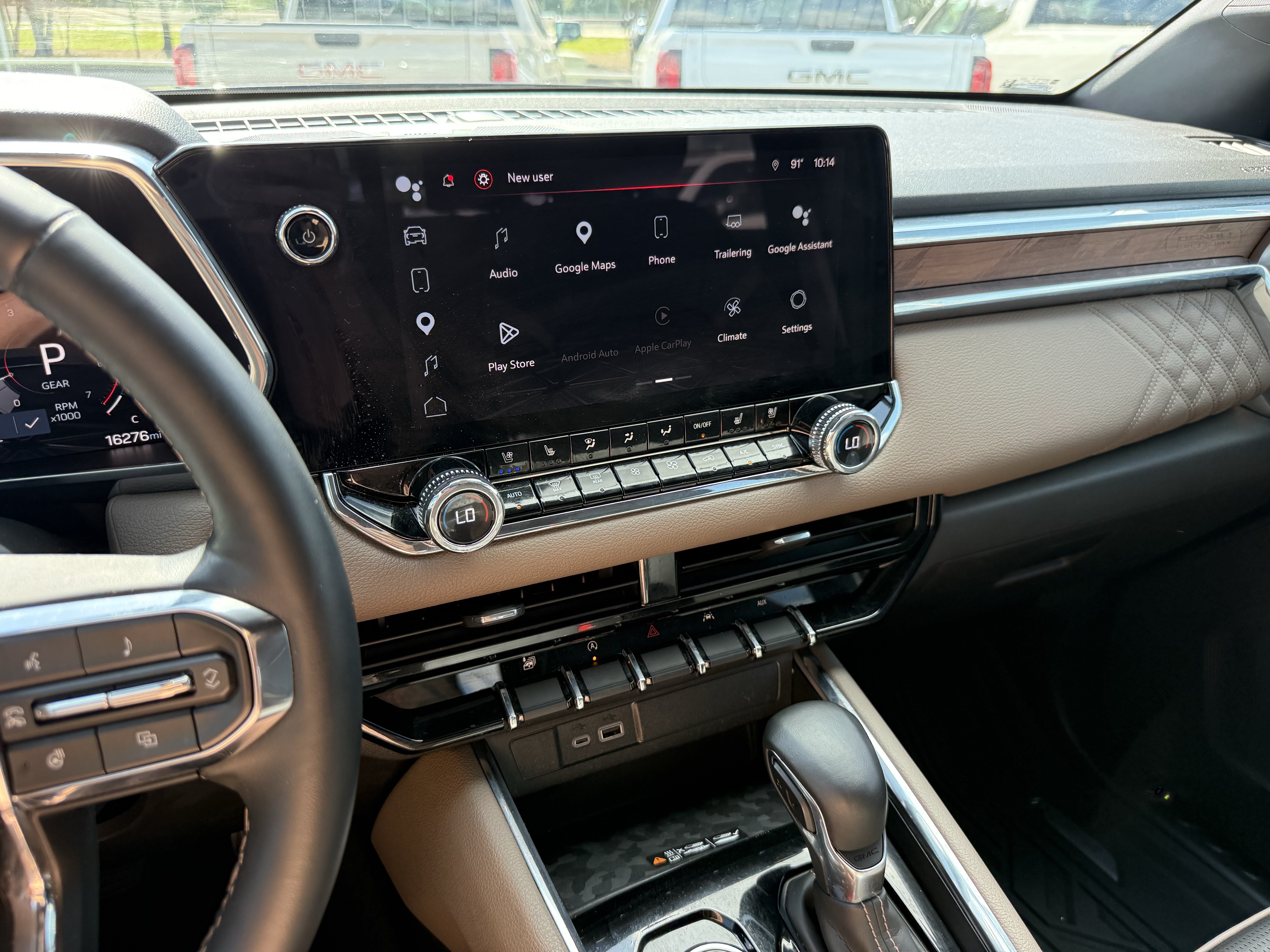 Used 2023 GMC Canyon Denali w/ Denali Black Edition AWD/4WD image 19
