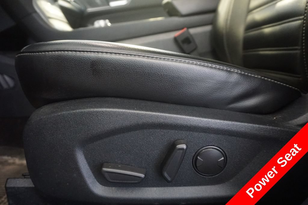 Used 2020 Ford Edge SEL w/ Convenience Package AWD/4WD image 6