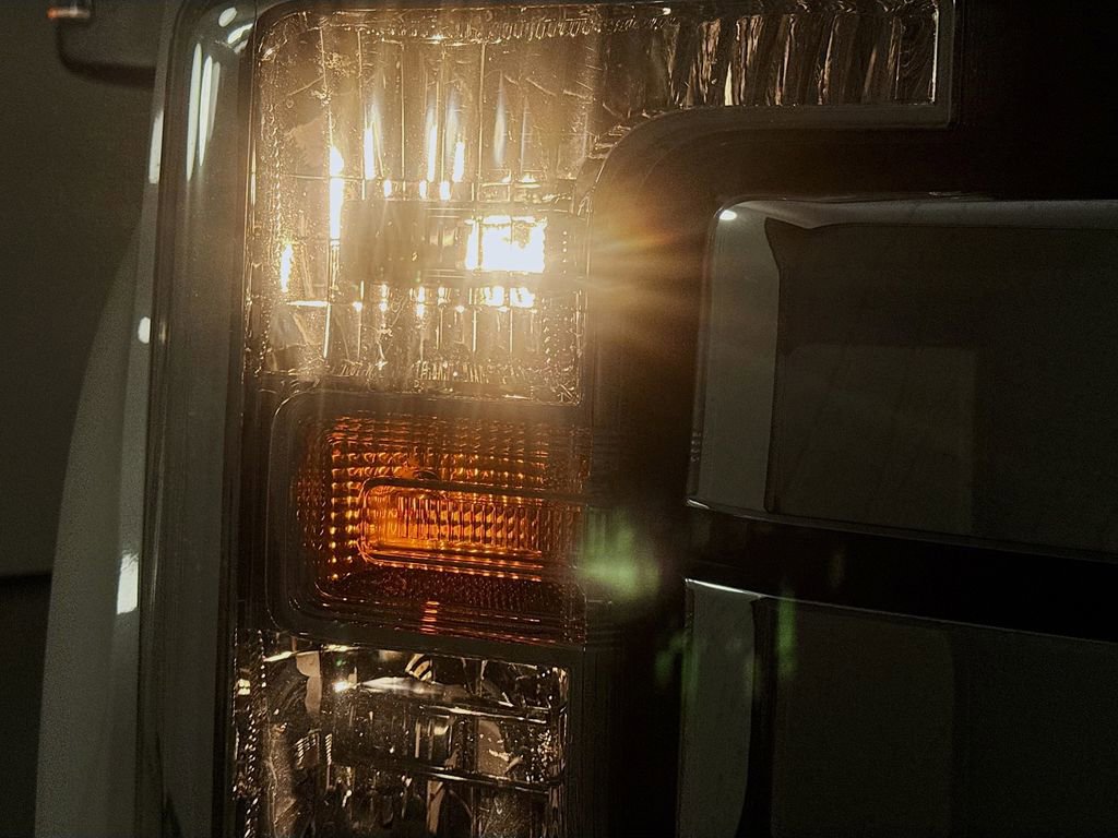 Used 2018 Ford F250 Lariat w/ Chrome Package image 39