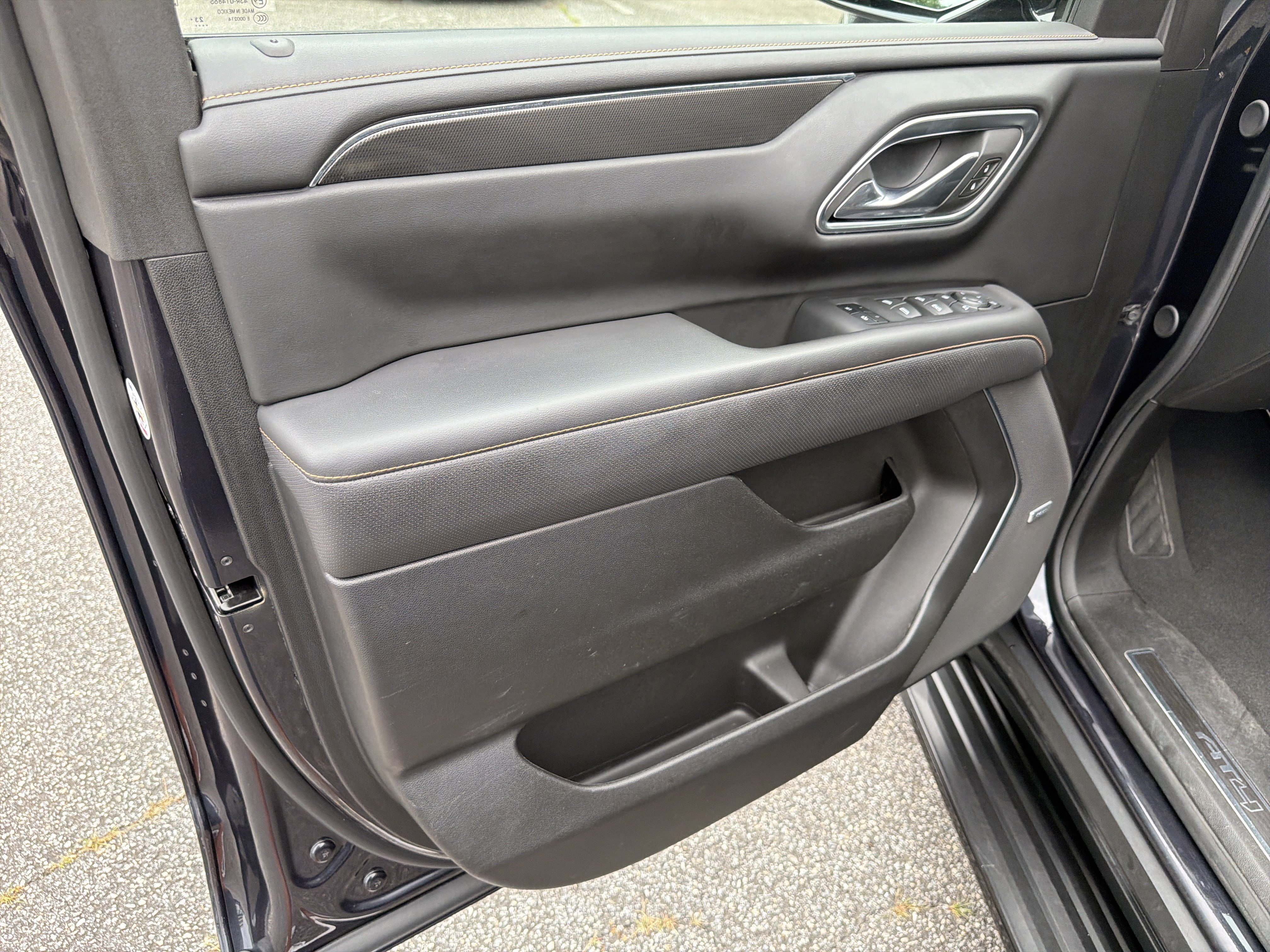 Used 2024 GMC Yukon AT4 AWD/4WD image 10