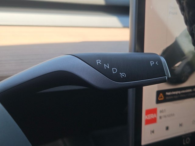 Used 2025 Tesla Model Y Long Range RWD image 12