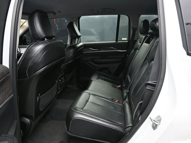Used 2023 Jeep Grand Cherokee Limited w/ Black Appearance Package image 30