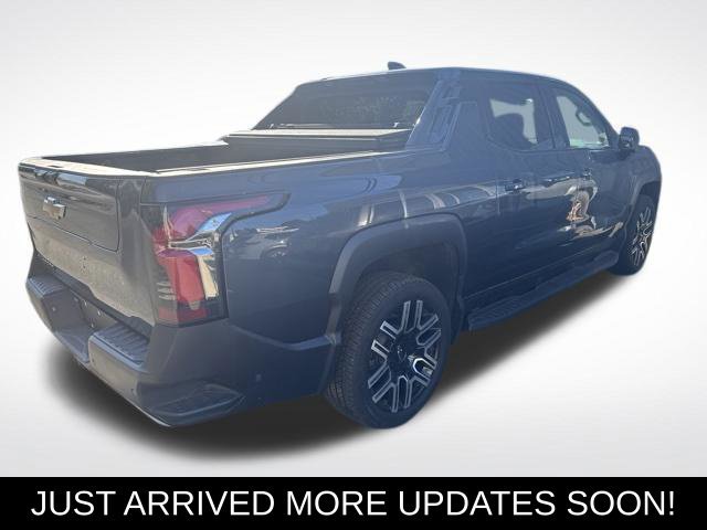 Used 2026 Chevrolet Silverado EV LT AWD/4WD image 2