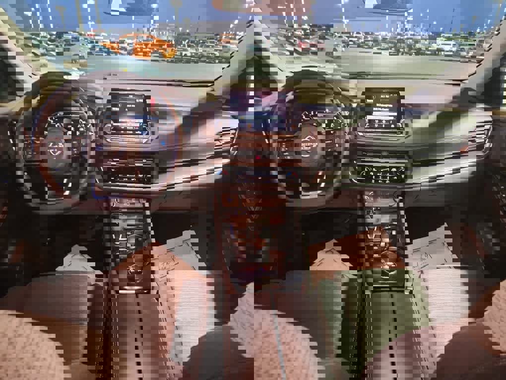 Used 2023 Nissan Rogue SV image 16