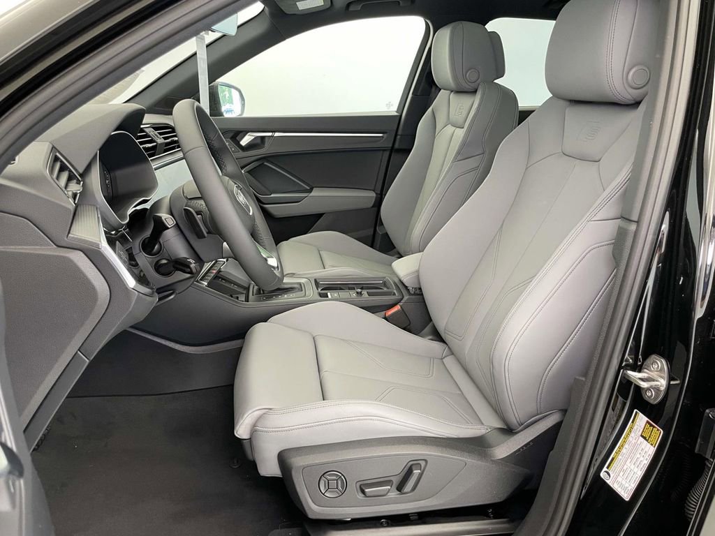 New 2025 Audi Q3 2.0T Premium image 5