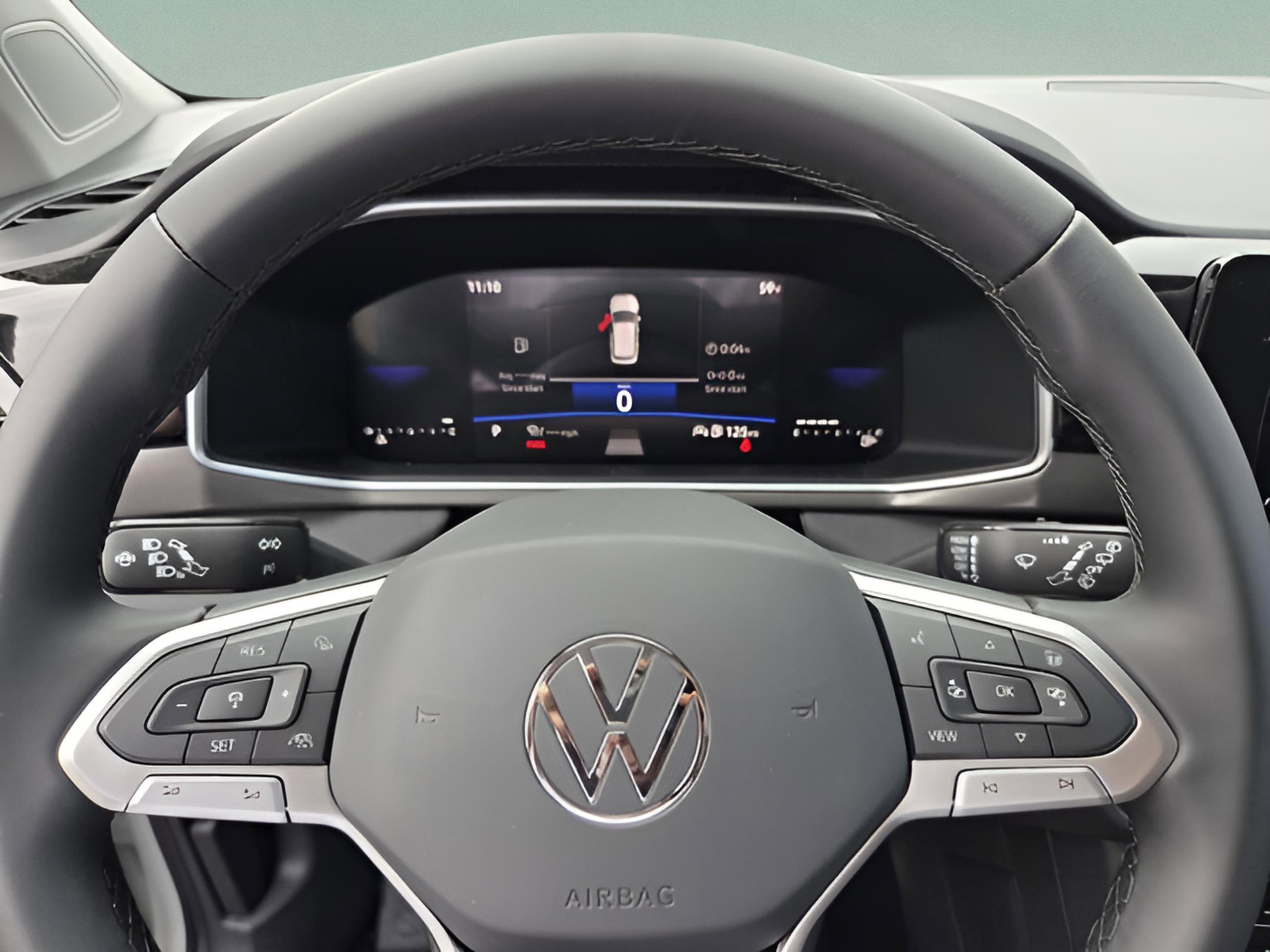 New 2026 Volkswagen Taos SE FWD image 18