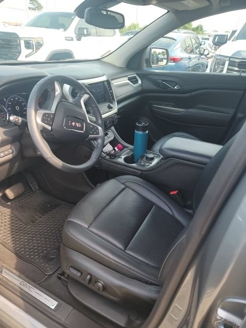 Used 2023 GMC Acadia SLT w/ Technology Package AWD/4WD image 13