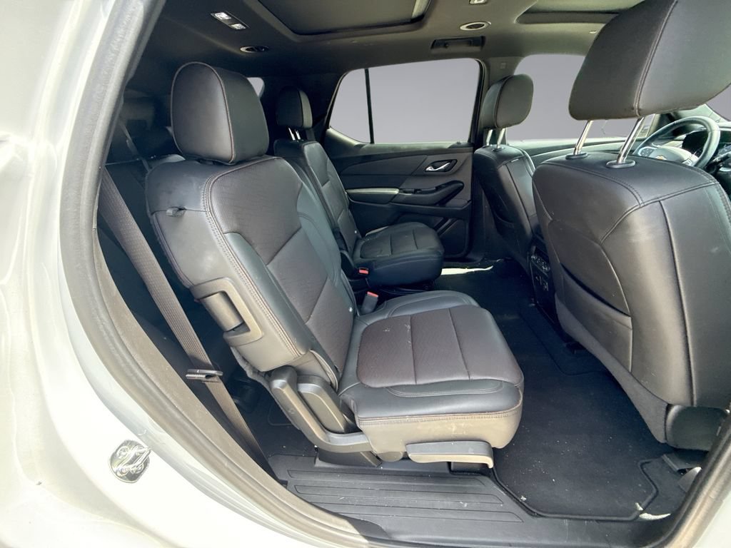 Used 2023 Chevrolet Traverse High Country FWD image 17