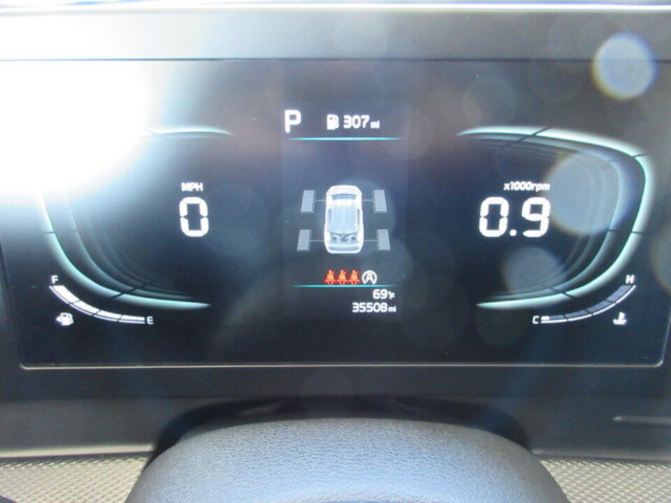 Used 2024 Kia Sportage LX image 11