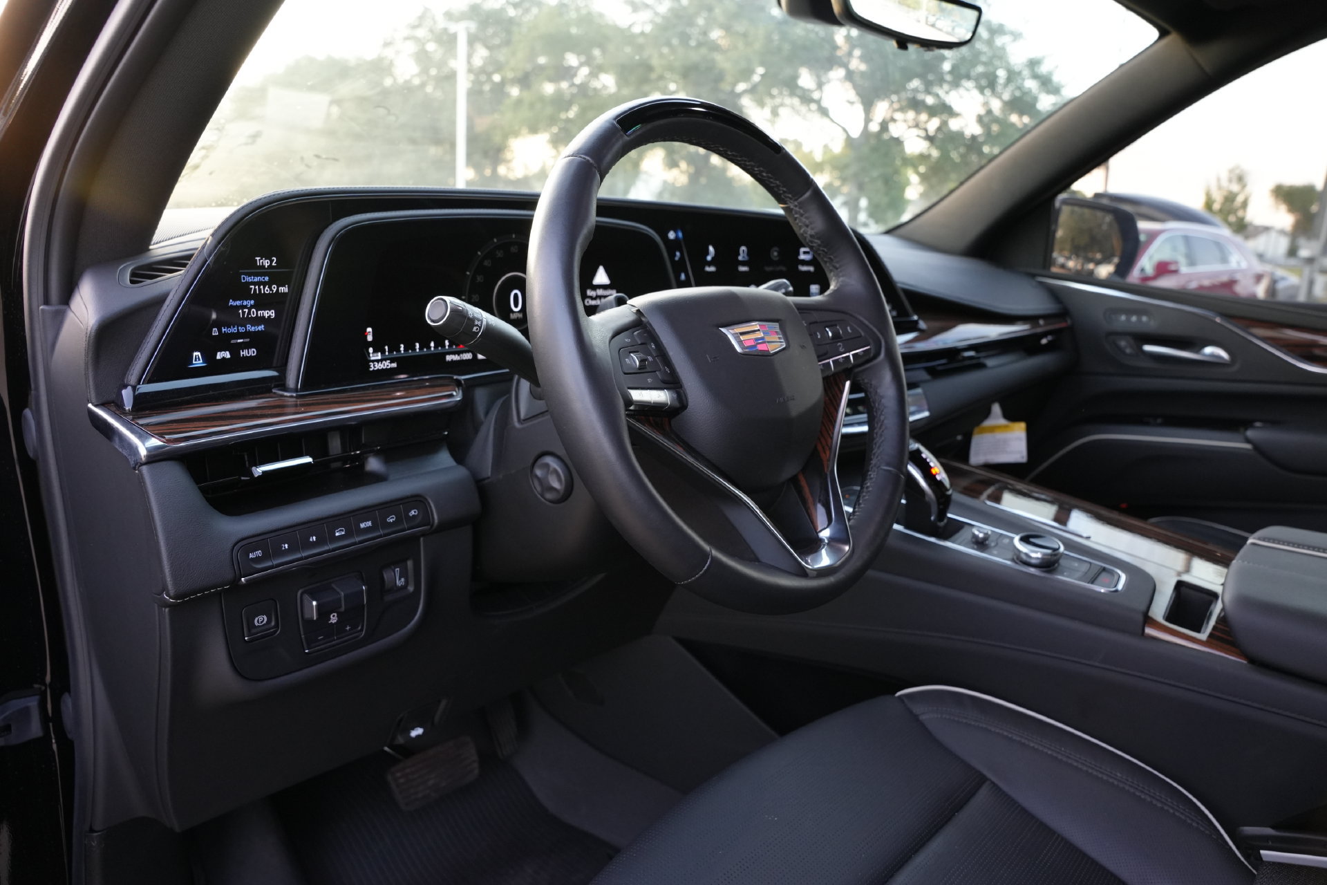 Certified 2024 Cadillac Escalade ESV Premium Luxury w/ Performance Package AWD/4WD image 14