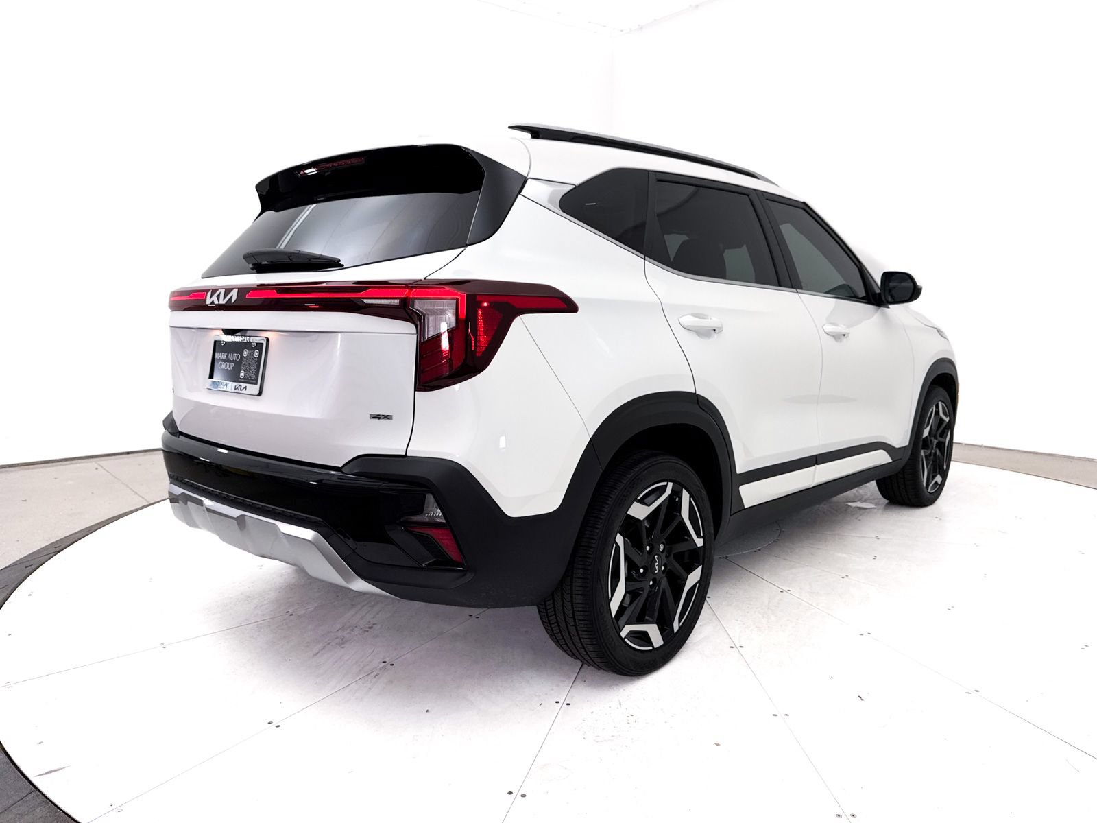 Certified 2024 Kia Seltos SX w/ SX Sunroof Package AWD/4WD image 20