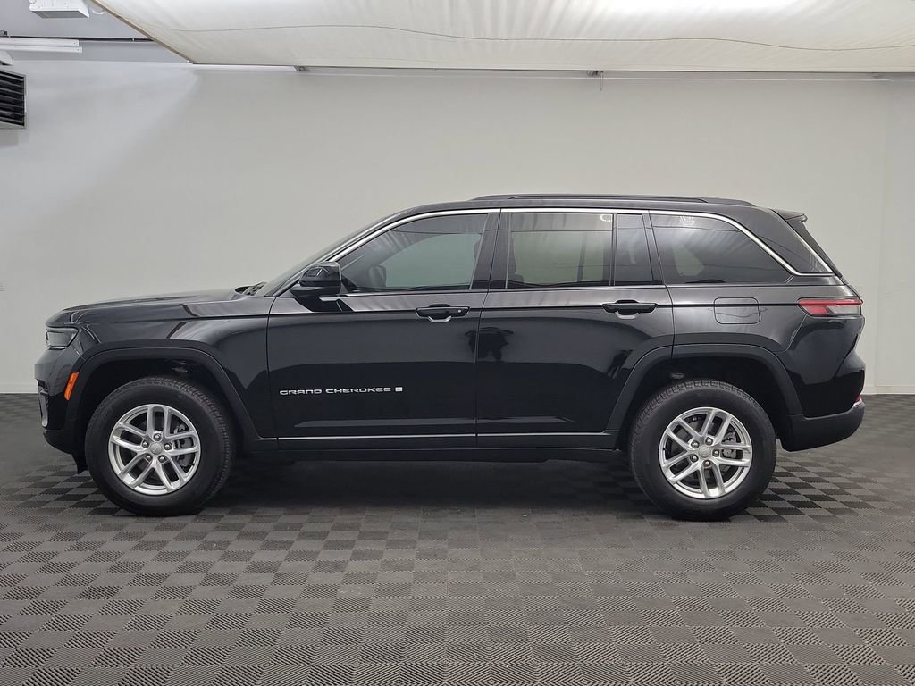 Used 2025 Jeep Grand Cherokee Laredo X w/ Trailer Tow Package image 2