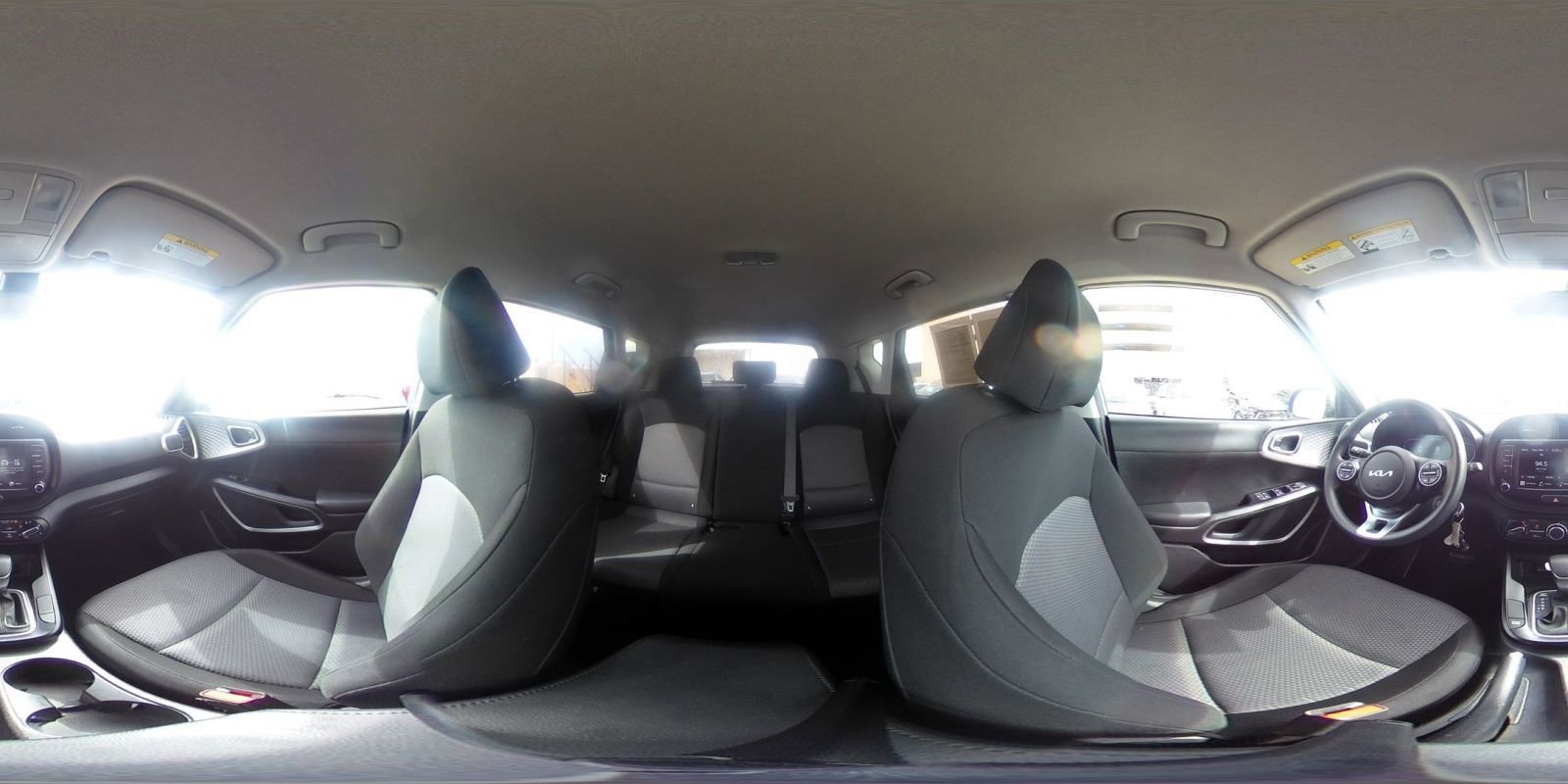 Used 2025 Kia Soul LX w/ LX Technology Package FWD image 40