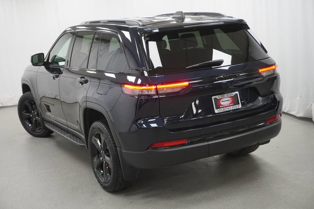 Certified 2024 Jeep Grand Cherokee Limited w/ Black Appearance Package image 12