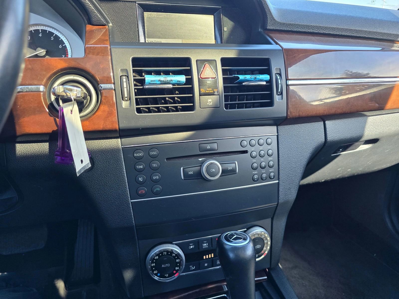 Used 2011 Mercedes-Benz GLK 350 4MATIC image 28