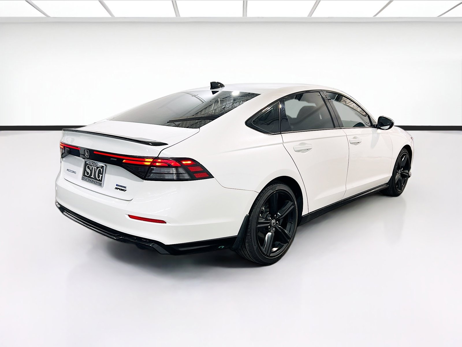 Used 2025 Honda Accord Sport image 4
