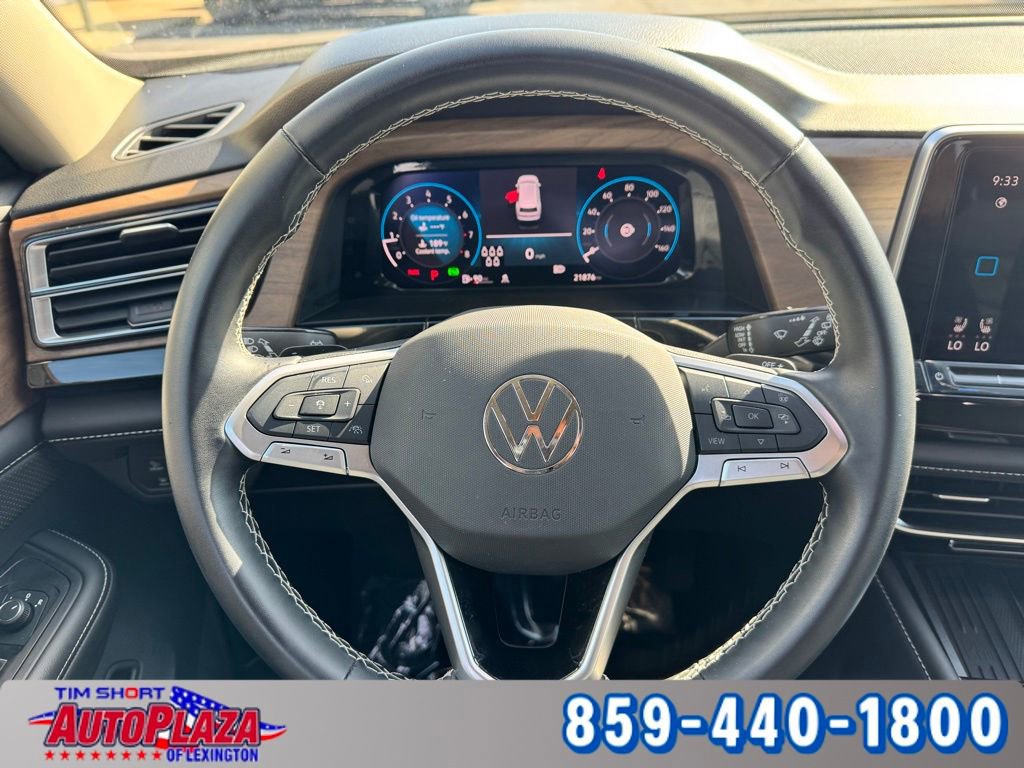 Used 2025 Volkswagen Atlas SE AWD/4WD image 23
