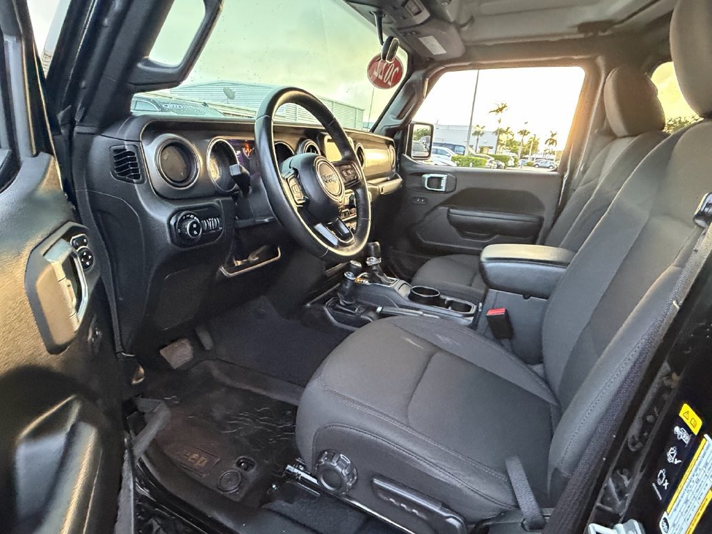 Used 2022 Jeep Gladiator Sport AWD/4WD image 13
