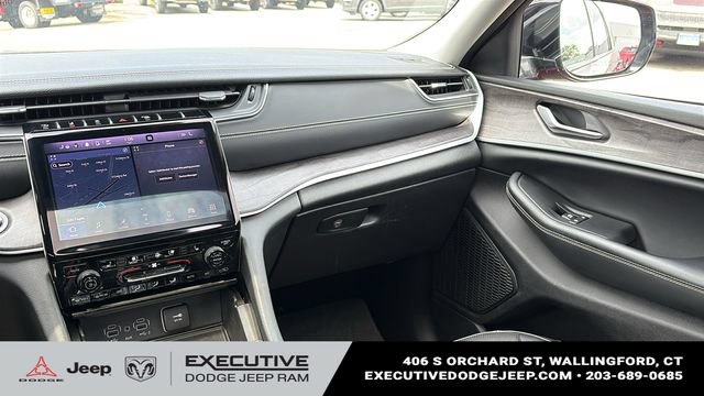 Used 2023 Jeep Grand Cherokee L Limited w/ Luxury Tech Group II AWD/4WD image 25