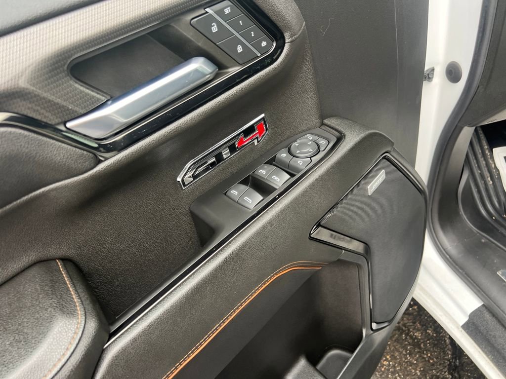 Used 2023 GMC Sierra 1500 AT4 image 12