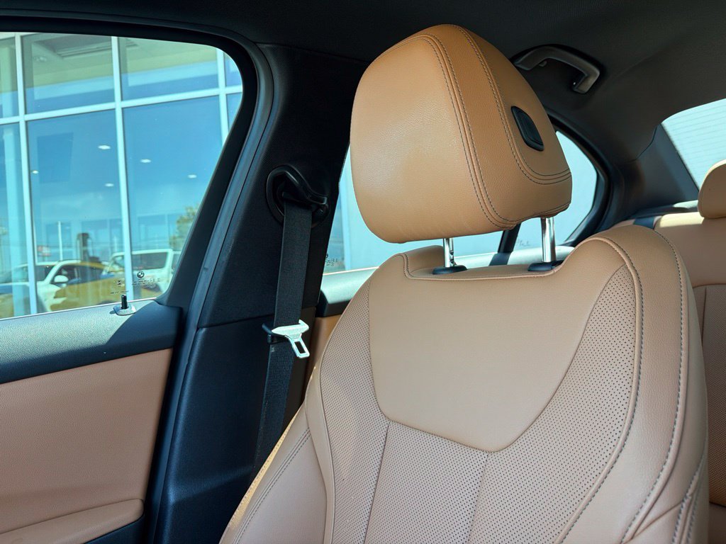 Used 2024 BMW 330i Sedan w/ Convenience Package RWD image 24