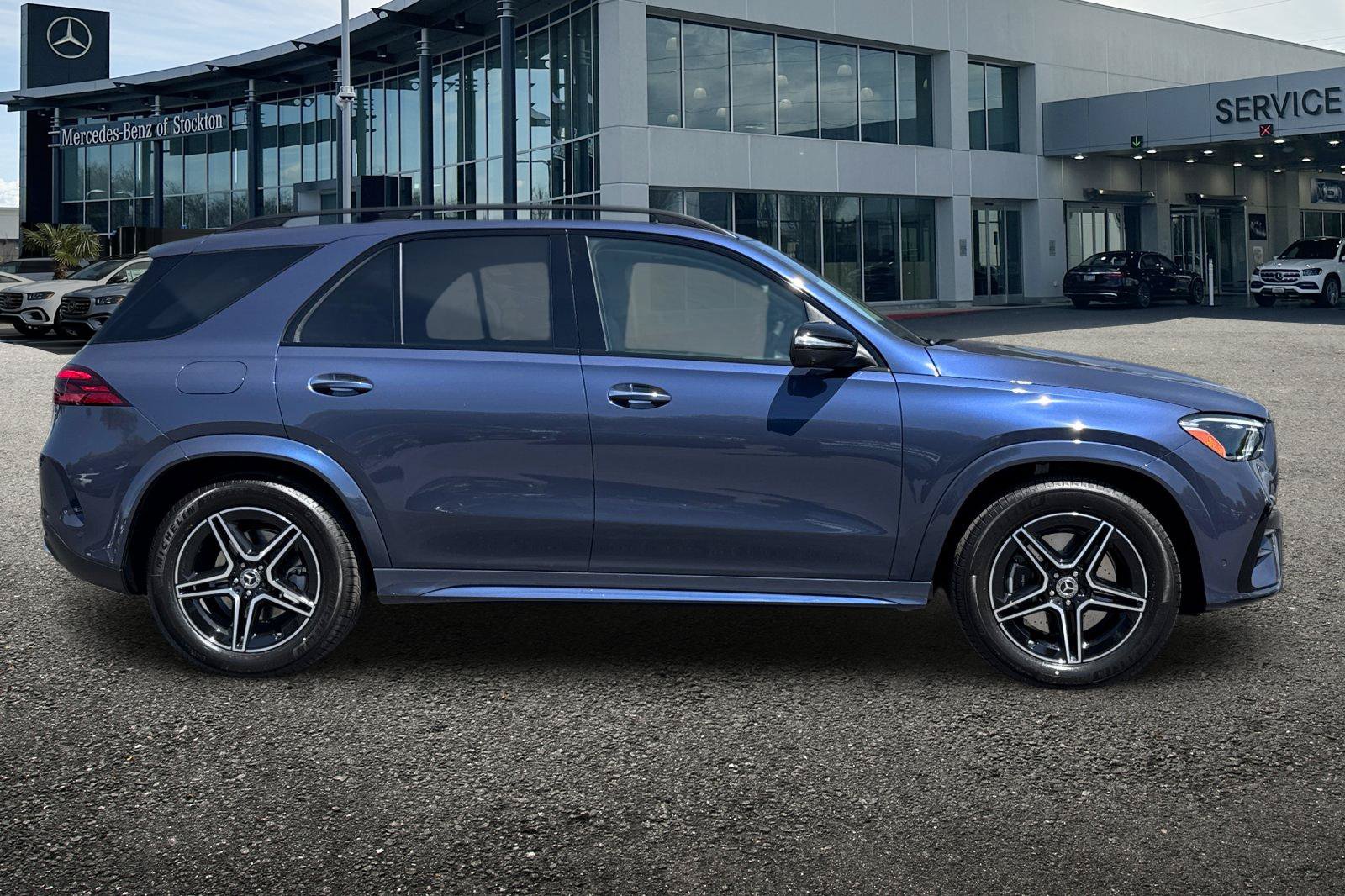 New 2026 Mercedes-Benz GLE 450 4MATIC image 3