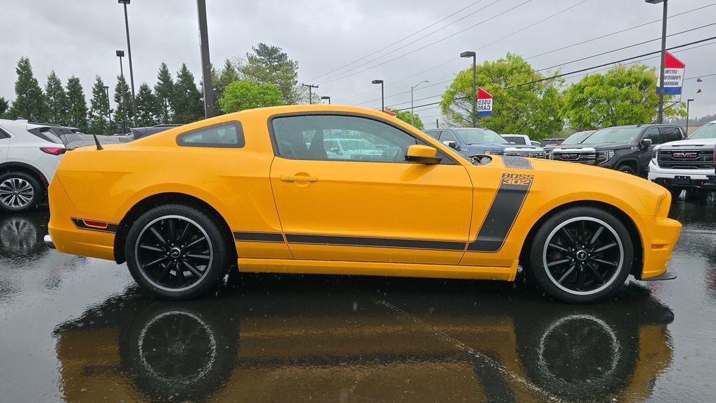 Used 2013 Ford Mustang Boss 302 w/ Boss 302 Accessory Pkg RWD video 2