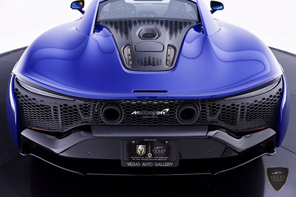 Used 2025 McLaren Artura RWD image 36