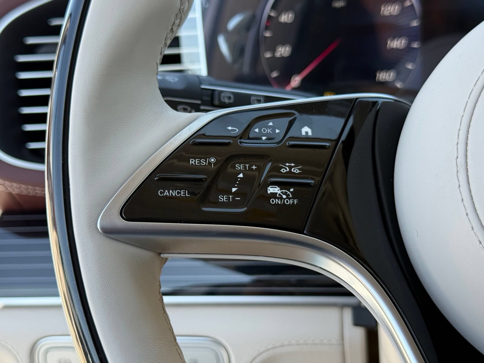 New 2026 Mercedes-Benz Maybach GLS 600 4MATIC image 24