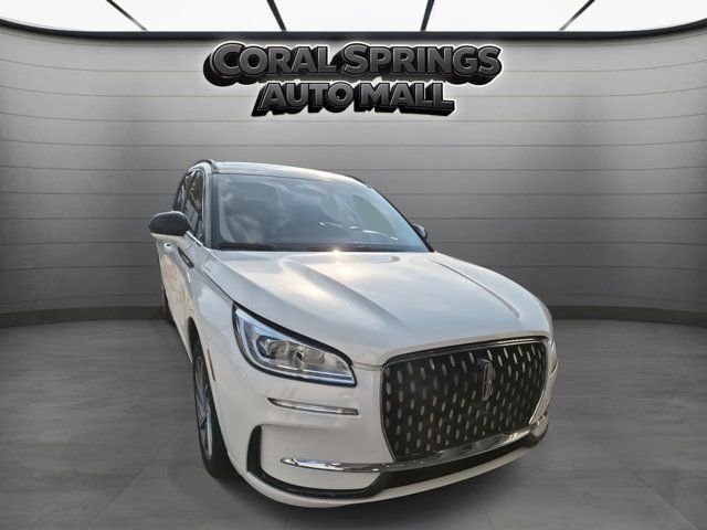 Used 2025 Lincoln Corsair Grand Touring image 1