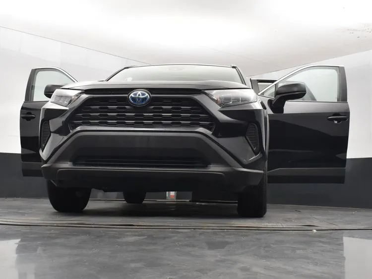 Used 2022 Toyota RAV4 LE AWD/4WD image 8