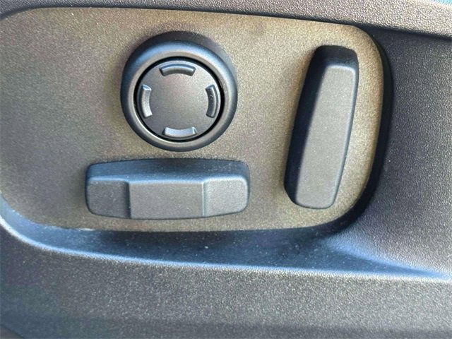 Used 2023 Land Rover Defender 110 X-Dynamic SE image 19