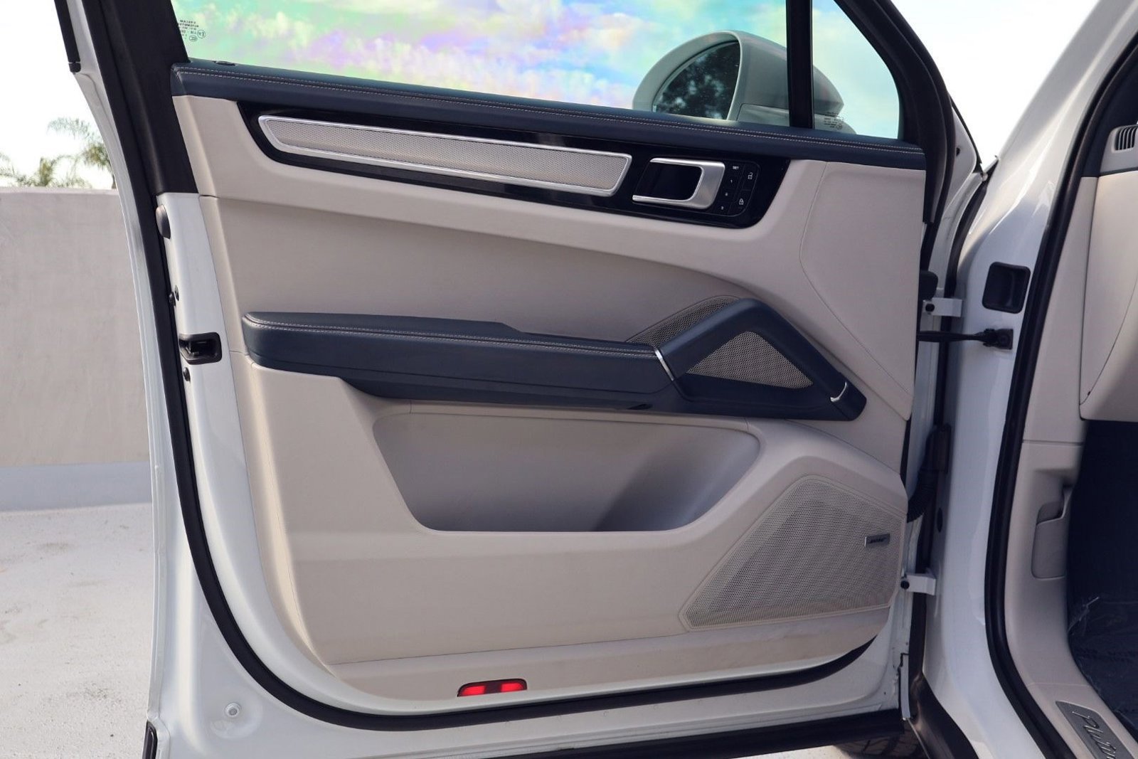 Certified 2023 Porsche Cayenne S Platinum image 13