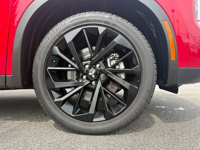 Used 2024 Mitsubishi Outlander AWD image 16