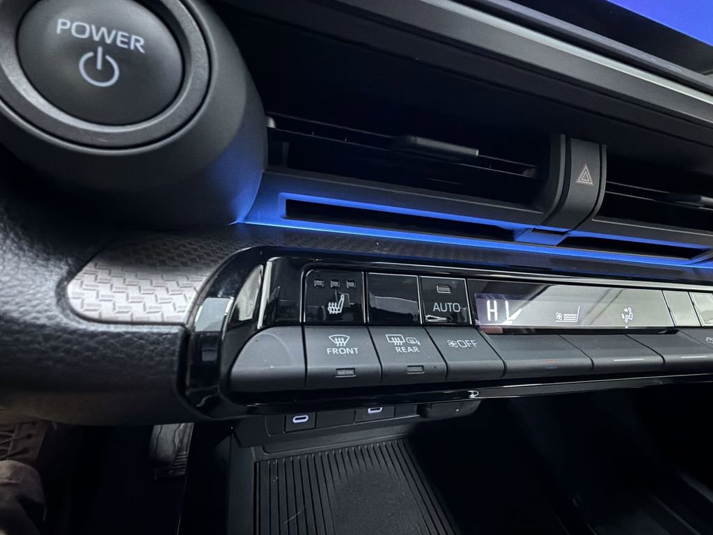 Used 2024 Toyota Prius XLE image 9