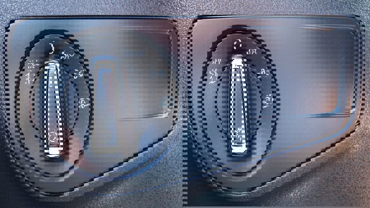 Used 2021 Volkswagen Tiguan SEL Premium R-Line image 44