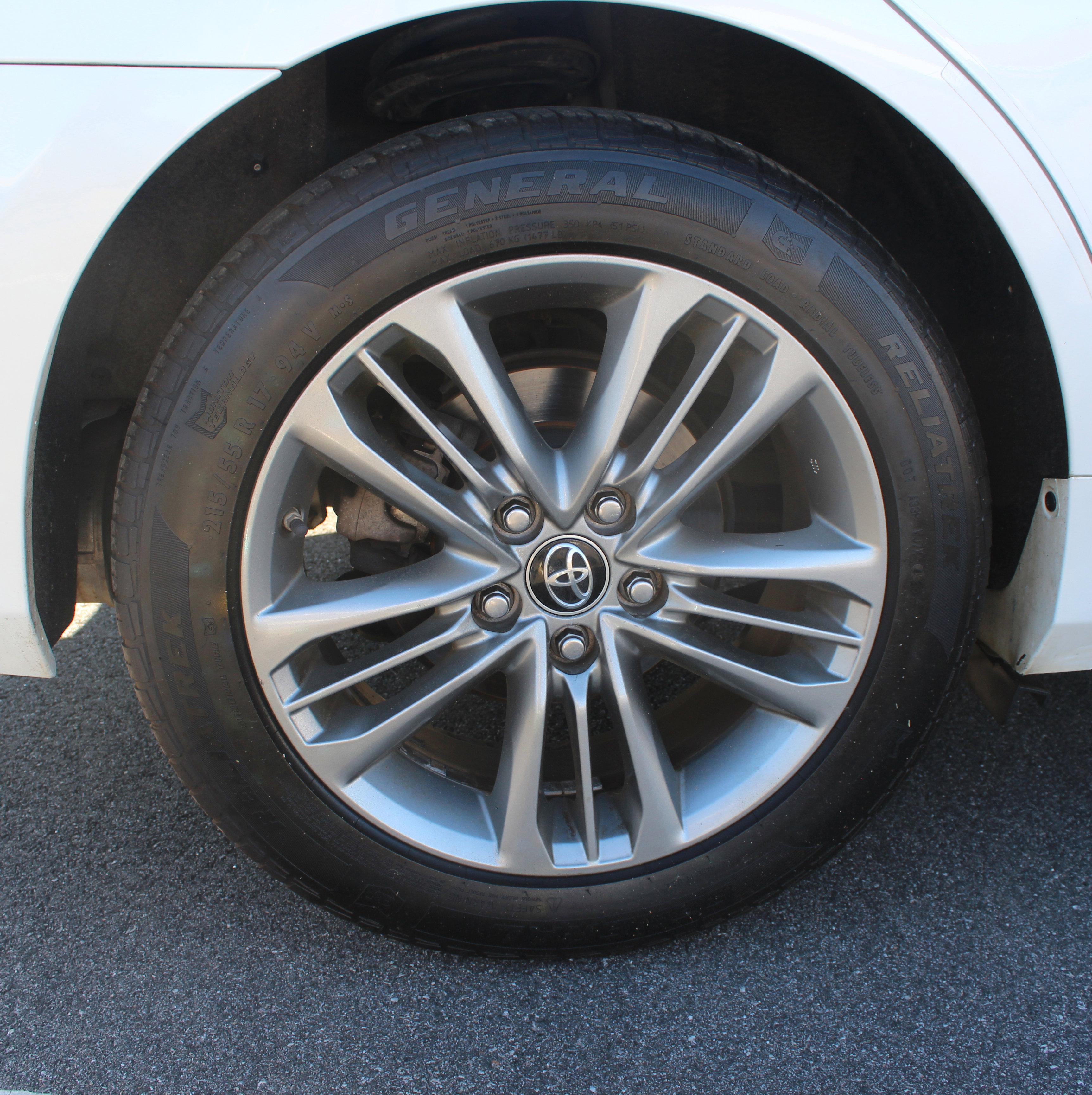 Used 2017 Toyota Camry SE w/ Moonroof Package image 20