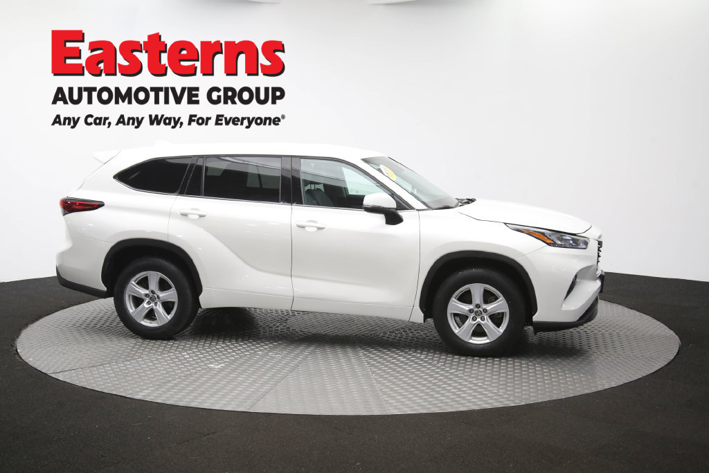 Used 2020 Toyota Highlander LE FWD image 49