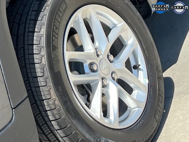 Certified 2025 Jeep Grand Cherokee Laredo X image 9