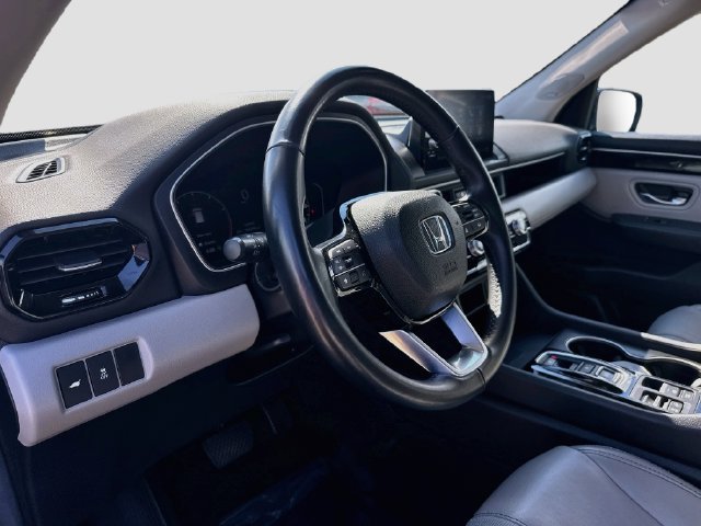 Certified 2025 Honda Pilot Touring image 11