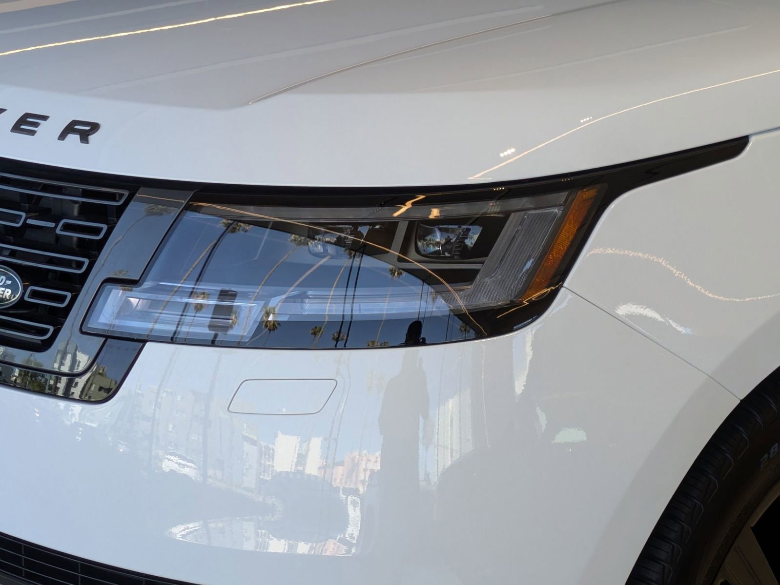 New 2026 Land Rover Range Rover Long Wheelbase SE AWD/4WD image 8