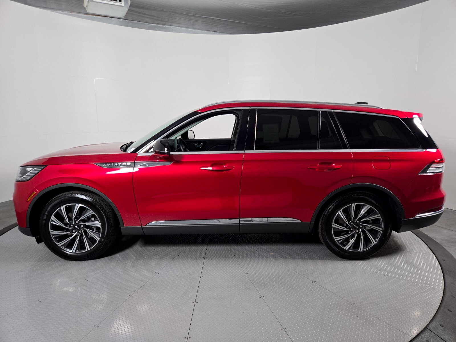 New 2026 Lincoln Aviator 2WD image 8