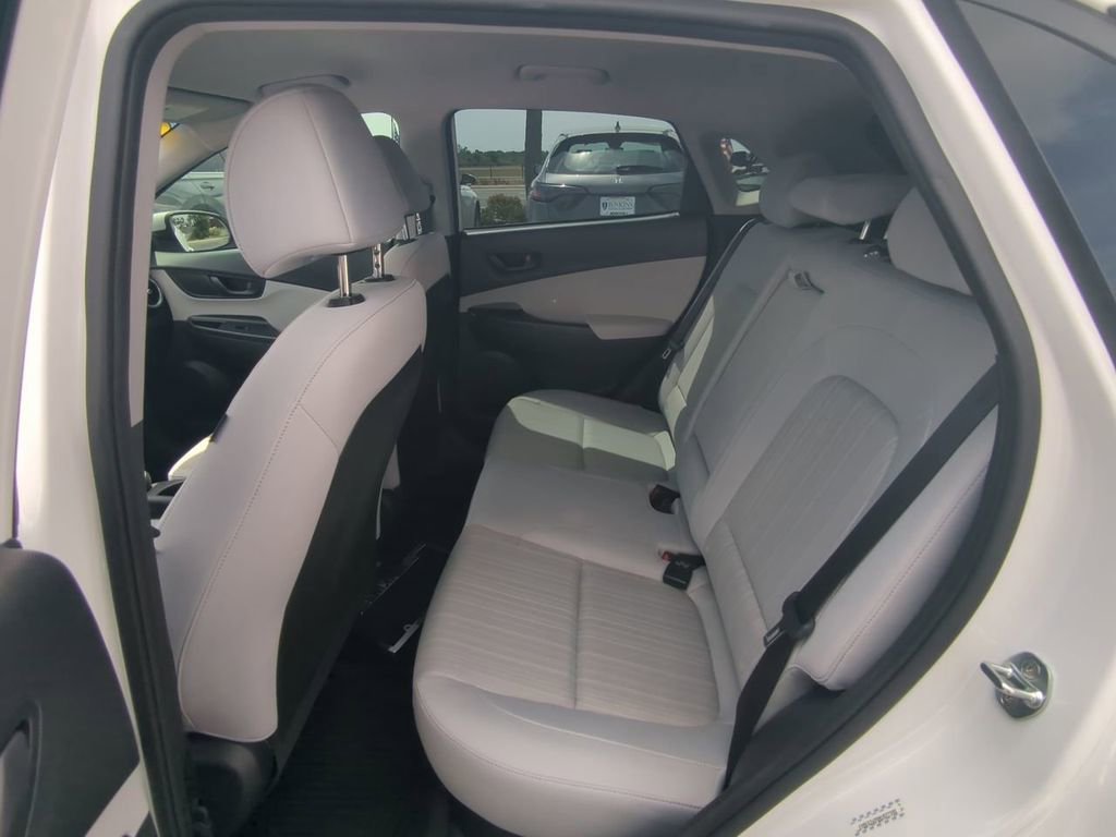 Used 2022 Hyundai Kona SEL image 14