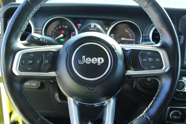 Used 2022 Jeep Wrangler Unlimited Sahara w/ Cold Weather Group AWD/4WD image 15