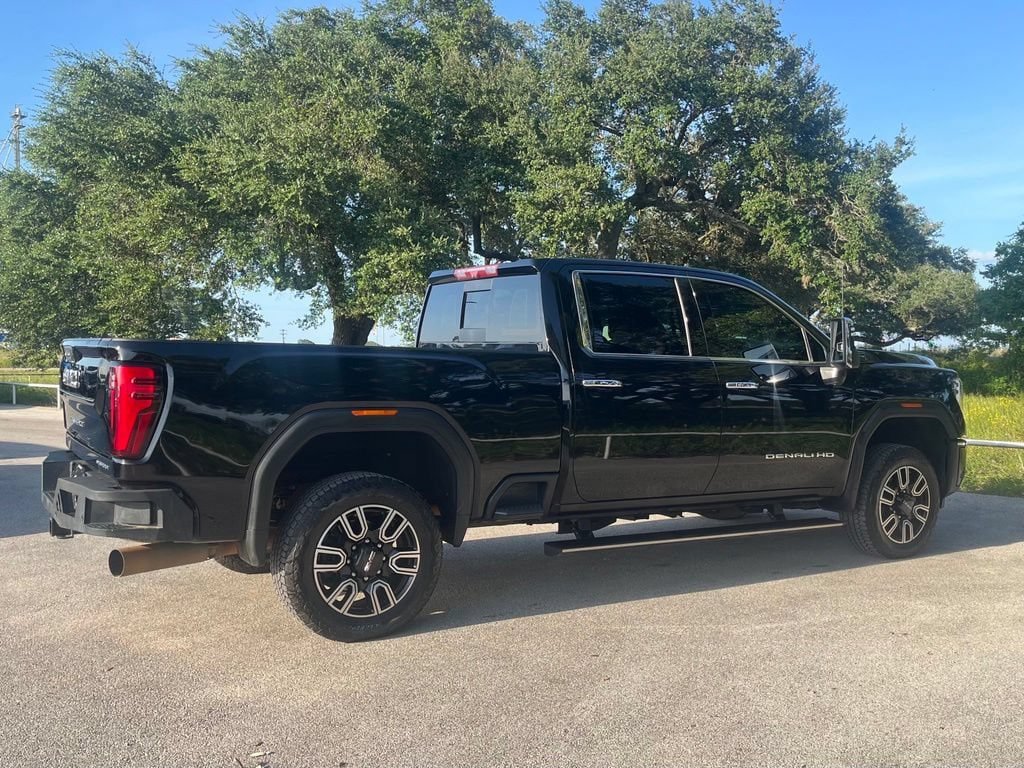 Used 2024 GMC Sierra 2500 Denali Ultimate AWD/4WD image 5